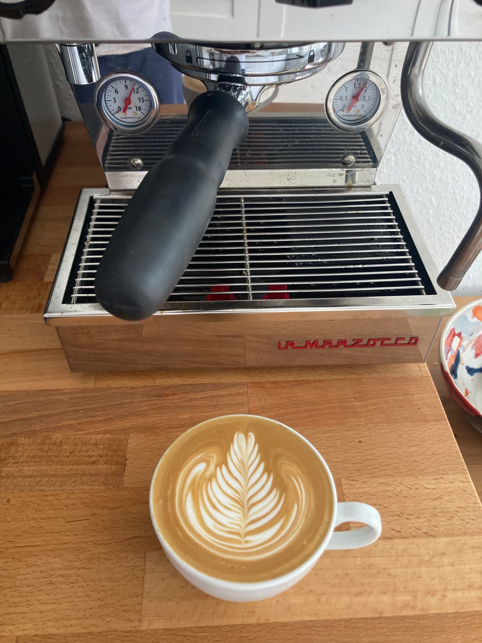 Linea Micra with a rosetta latte art